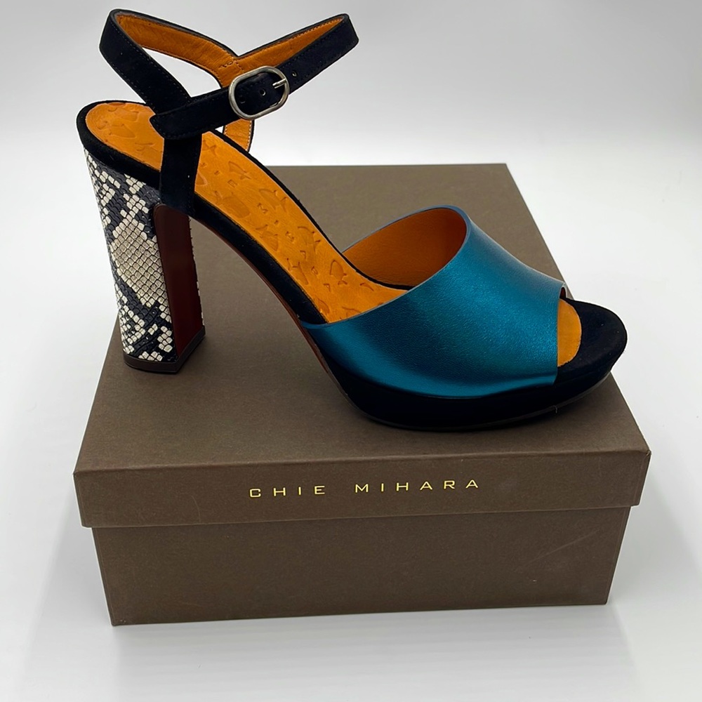 Brand new! Chie Mihara sandal luxury leather and suede